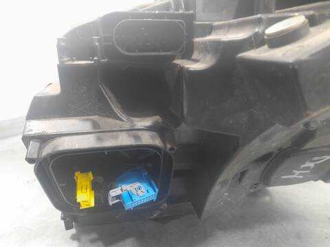 Foto 3ª: Faro Derecho Mercedes Clase C 160 C 220 D 205.404) 170CV 125KW [651921] (2017)