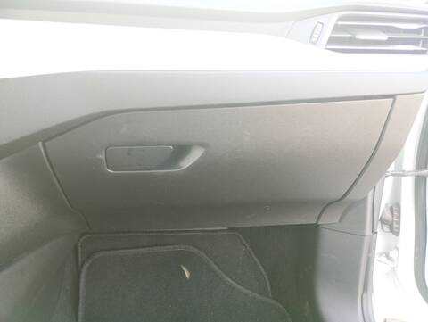 Foto 3ª: Guantera Ford Focus TITANIUM 120CV 88KW [ZTDB] (2019)