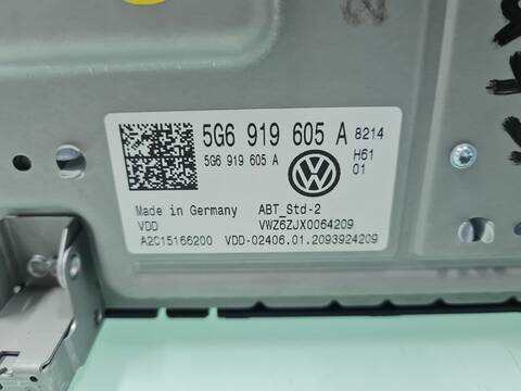 Foto 4ª: Pantalla Multifuncion Volkswagen Golf SPORT R-LINE 150CV 110KW [DPCA] (2020)