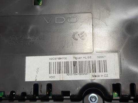 Foto 3ª: Cuadro de Instrumentos Volkswagen Tiguan ADVANCE BLUEMOTION 140CV 103KW [CFF] (2012)