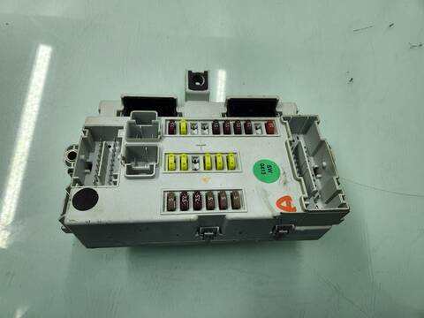 Foto 2ª: Caja Reles Fusibles Fiat 500 BASIC 84CV 62KW [199B4000] (2014)