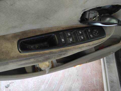 Botonera Elevalunas Renault Scenic K9K830