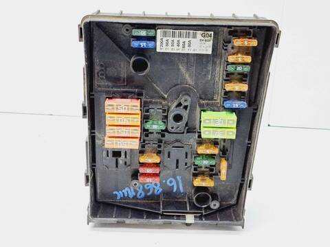 Foto 3ª: Caja Reles Fusibles Volkswagen Golf 1.9 TDI BERLINA 105CV 77KW [BXE] (2007)