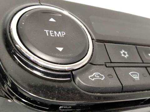 Foto 3ª: Mando Climatizador Mitsubishi Outlander 208CV 153KW [4B12] (2019)