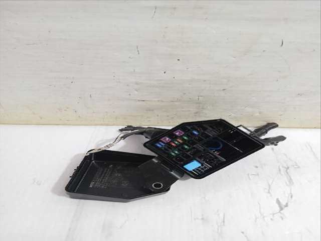 Foto 2ª: Caja Reles Fusibles Toyota Rav4 2.0 MXAA52) 175CV [M20A-FKS] (2018)