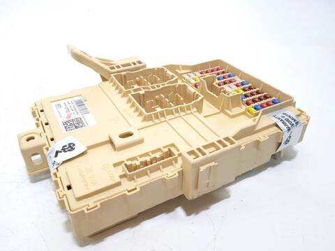 Foto 2ª: Caja Reles Fusibles Kia Xceed 1.0 TGDI CAT 120CV 88KW [G3LE] (2023)