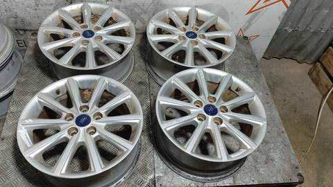 Juego LLantas Ford Focus TITANIUM 125CV 92KW