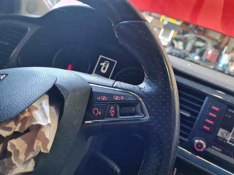 Foto 3ª: Volante Seat Leon FR 184CV 135KW [CUN] (2015)