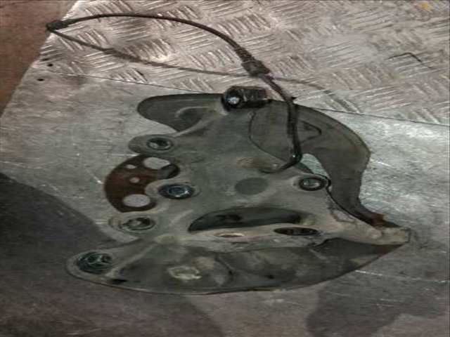 Foto 2ª: Mangueta Delantera Izquierda Mercedes Clase C 160 220 CDI SPORT EDITION LA) 203.008) BERLINA 150CV 110KW [OM646963] (2005)