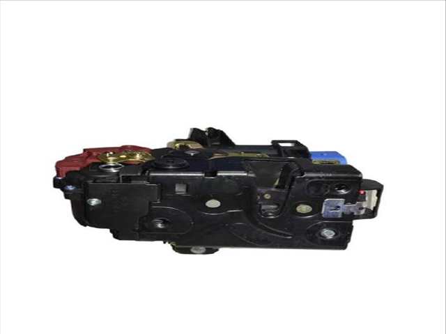 Foto 2ª: Cerradura Puerta Trasera Izquierda Volkswagen Golf 1.9 TDI (2003)