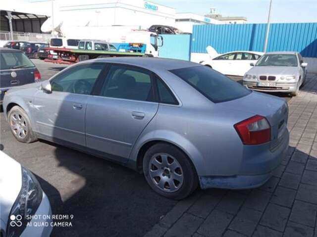 Foto 2ª: Faro Antiniebla Delantero Izquierdo Audi A4 1.9 TDI (96 KW) [1.9 LTR. - 96 KW TDI] [AWX]