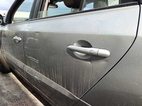 Foto 2ª: Puerta Trasera Izquierda Renault Koleos M9R830 (2008)
