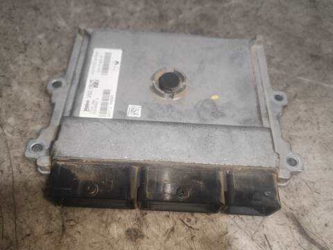 Foto 2ª: Centralita Motor ECU Dacia Sandero H4BA4 (2017)