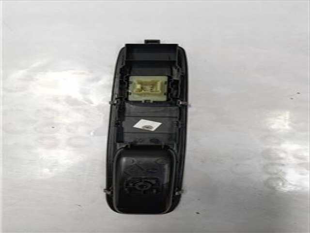 Foto 3ª: Botonera Elevalunas Dacia Sandero 1.0 TCE 90 91CV 67KW [H4D 470] (2024)