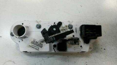 Foto 2ª: Mando Calefacción A. A. Ford Fusion 1.4 TDCI CAT 68CV 50KW