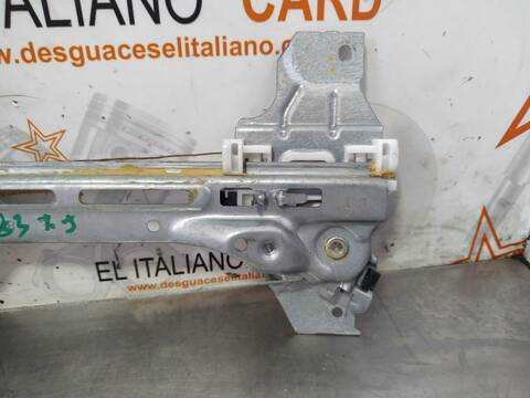 Foto 3ª: Elevalunas Manual Trasero Izquierdo Peugeot 308 ACCESS 115CV 85KW [9H05] (2014)