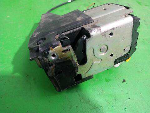 Foto 3ª: Cerradura Puerta Trasera Izquierda Ford Fiesta FUN 68CV (2001)
