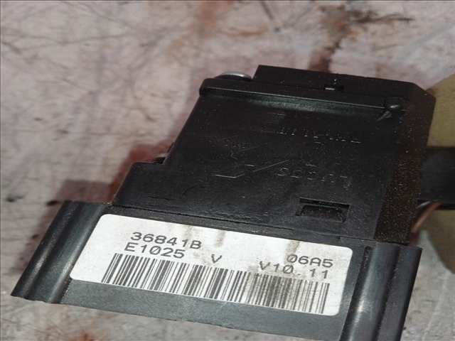 Foto 2ª: Mando Luces Renault Mascott 2.8 DIESEL [D/8140.43S] (2001)