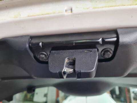 Cerradura Maletero Portón Peugeot 208 BUSINESS LINE 68CV 50KW
