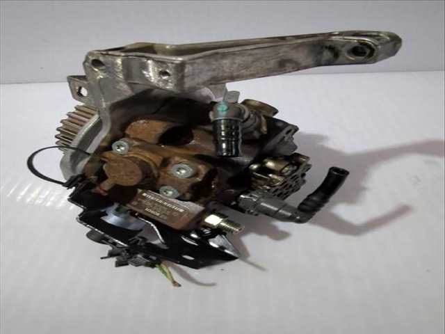 Foto 3ª: Bomba Inyeccion Citroen C4 1.6 HDI AUT. 109CV [9HY (DV6TED4) 9HZ (DV6TED4)] (2006)