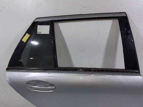 Foto 3ª: Puerta Trasera Derecha Mercedes Clase C 160 C 220 T CDI 203.206) 143CV 105KW FAMILIAR [OM611962] (2001)