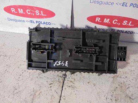 Foto 2ª: Caja Reles Fusibles Mercedes Clase A 140 A 180 CDI BLUEEFFICIENCY 176.012) 109CV 80KW [OM607951] (2013)