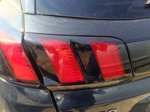 Piloto Portón Izquierdo Peugeot 3008 AHX