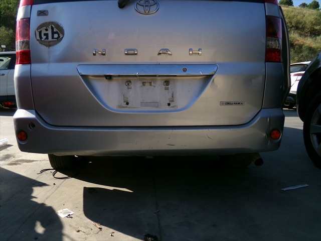 Paragolpes Trasero Toyota Noah 2.0 G 2001-2007
