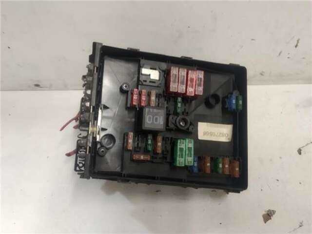 Caja Reles Fusibles Volkswagen Golf 1.9 TDI