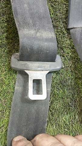 Foto 2ª: Cinturón Delantero Izquierdo Nissan Patrol 3.3 D SD33 ML-6 (1989)