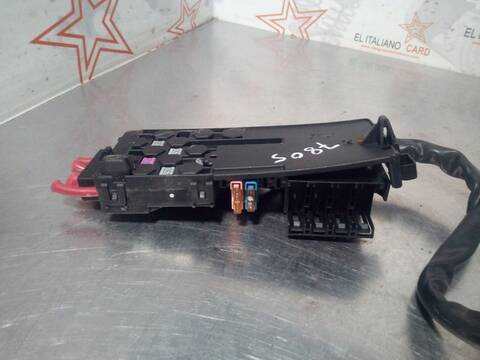 Foto 3ª: Caja Reles Fusibles Mercedes Clase E 180 E 320 4-MATIC 211.082) BERLINA 224CV 165KW [M112954] (2004)