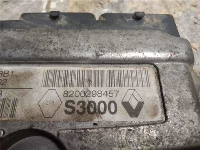 Foto 3ª: Centralita Motor ECU Renault Megane 1.6 CONFORT AUTHENTIQUE [1.6 LTR. - 83 KW 16V] II BERLINA 5P (10.2002-_) [K4M760]