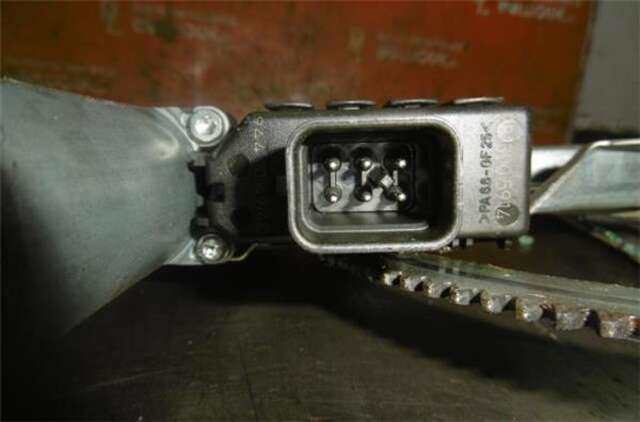 Foto 3ª: Elevalunas Eléctrico Delantero Derecho Opel Astra 1.7 CDTI [Z 17 DTH]