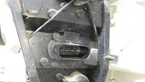 Foto 3ª: Piloto Trasero Izquierdo Volkswagen Touareg TDI V6 225CV 165KW [BKS] (2006)