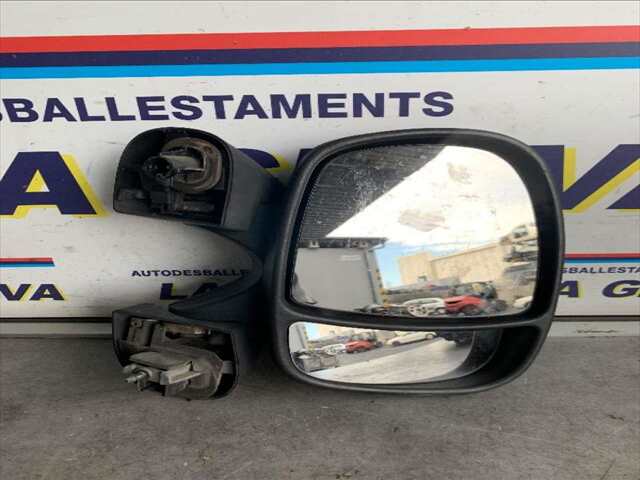 Retrovisor Derecho Nissan Primastar 2.0 DCI 115CV 0CV