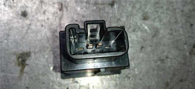 Foto 3ª: Mando Multifuncion Toyota Avensis 2.2 D-4D EXECUTIVE BERLINA (5-PTAS.) [2.2 LTR. - 110 KW D-4D CAT] [2AD-FTV]