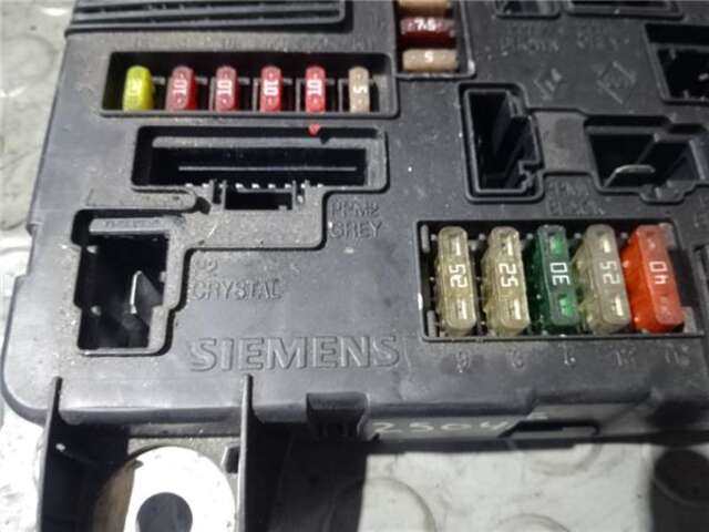 Foto 2ª: Caja Reles Fusibles Renault Scenic 1.9 AUTHENTIQUE [1.9 LTR. - 88 KW DCI DIESEL] (JM)(2003-_) [F9Q D8]