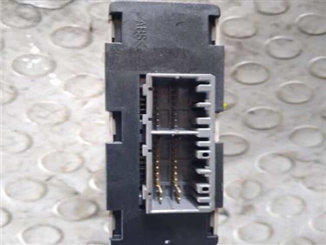 Foto 3ª: Modulo Confort BCM Mitsubishi Carisma 1.9 1900 DI-D COMFORT [1.9 LTR. - 75 KW DI-D CAT] [F9Q1]