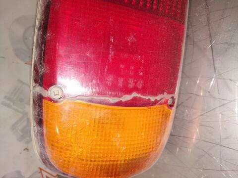 Foto 2ª: Piloto Trasero Derecho Nissan Cabstar CABINA SIMPLE CABINA INDIVIDUAL 120CV 88KW [BD30D] (2000)