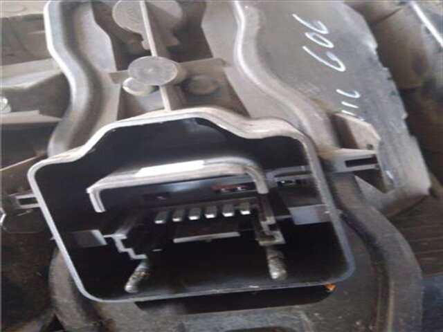 Foto 3ª: Piloto Trasero Izquierdo Renault Scenic 1.5 AUTHENTIQUE [1.5 LTR. - 78 KW DCI DIESEL] (JM)(2003-_) [K9K P7]