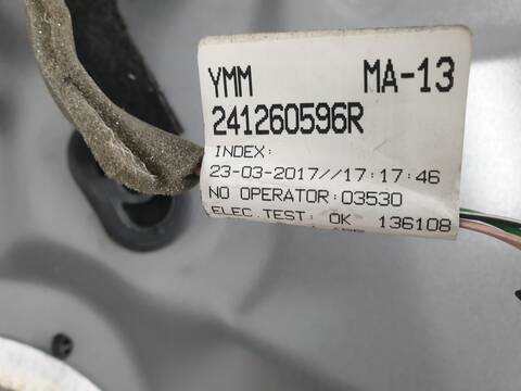 Foto 3ª: Puerta Trasera Derecha Renault Espace ZEN (2015)