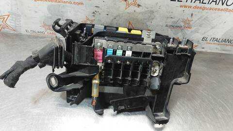 Foto 2ª: Caja Reles Fusibles Mercedes Clase A 140 A 200 CDI 176.008) 136CV 100KW [651930] (2017)