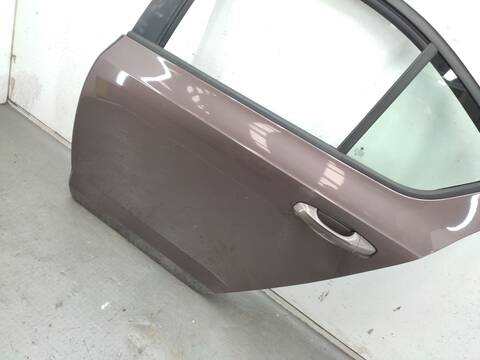 Foto 2ª: Puerta Trasera Izquierda Skoda Octavia 1.6 TDI 105CV 77KW [CLHA] (2015)