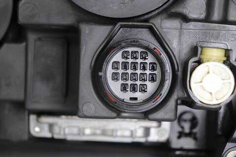 Foto 3ª: Faro Derecho Land Rover Range 306DT AUT. (2011)