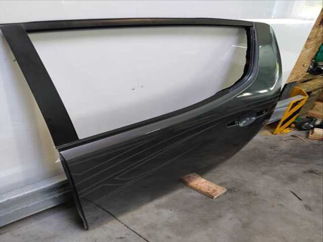 Puerta Trasera Izquierda Mitsubishi L200 167 CV 123KW