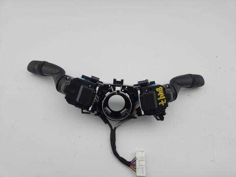 Foto 4ª: Mando Multifuncion Toyota Yaris 1.5 HYBRID MXPH11) 92CV 68KW [M15A-FXE] (2022)