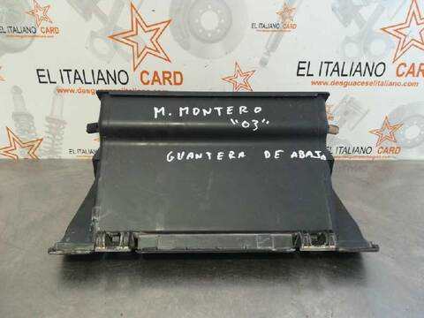 Foto 3ª: Guantera Mitsubishi Montero 165CV 121KW (2003)