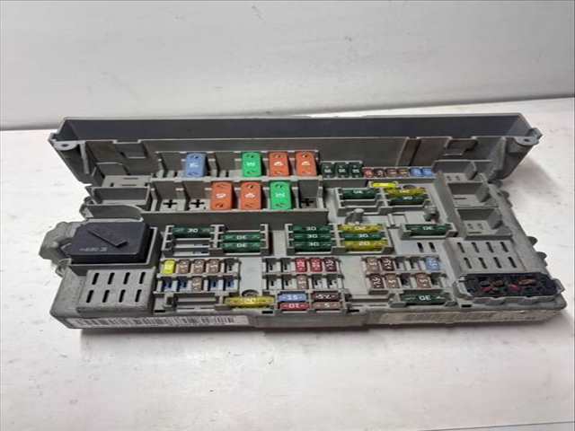 Caja Reles Fusibles Bmw Serie 3 315 BERLINA