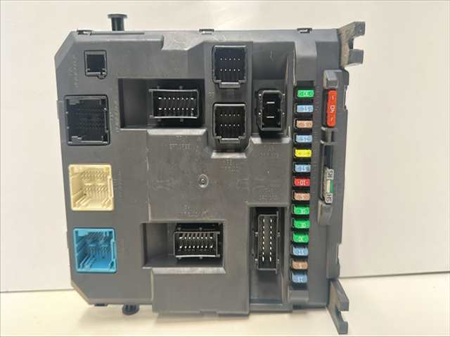 Caja Reles Fusibles Peugeot 207 1.4 GASOLINA