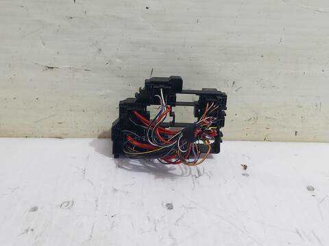 Foto 2ª: Caja Reles Fusibles Volkswagen Transporter T6 CARAVELLE TRENDLINE [CXHB] (2019)